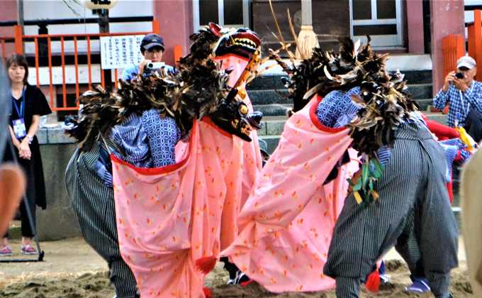 青渭神社獅子舞